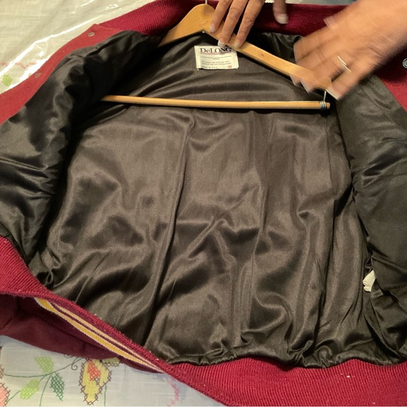 Washington Redskins jacket real heavy - Picture 4 of 6